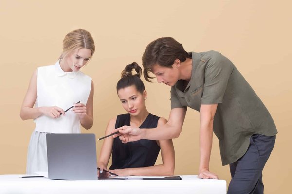 Comment la formation continue contribue-t-elle à l'avancement professionnel ?